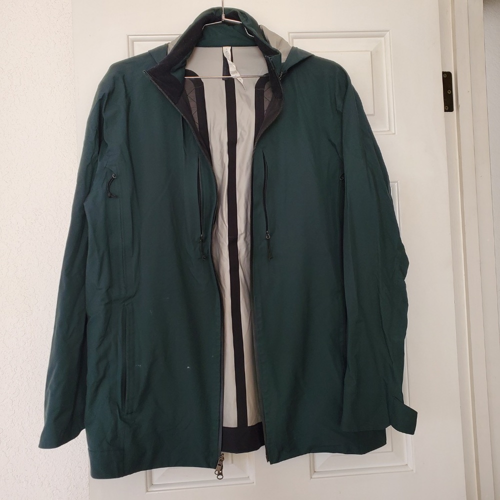 Lululemon Athletica Forest Green Hood Water ResistantJacket  Men XL